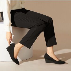 NWOT Vivaia Almond-Toe Wedge (Tamia Wedge Pro) sz 7